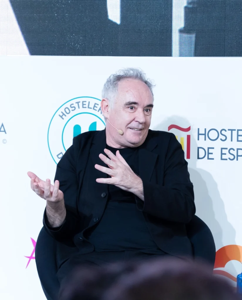 Ferran Adrià dando una charla en el Salón de Hosteleria en Málaga