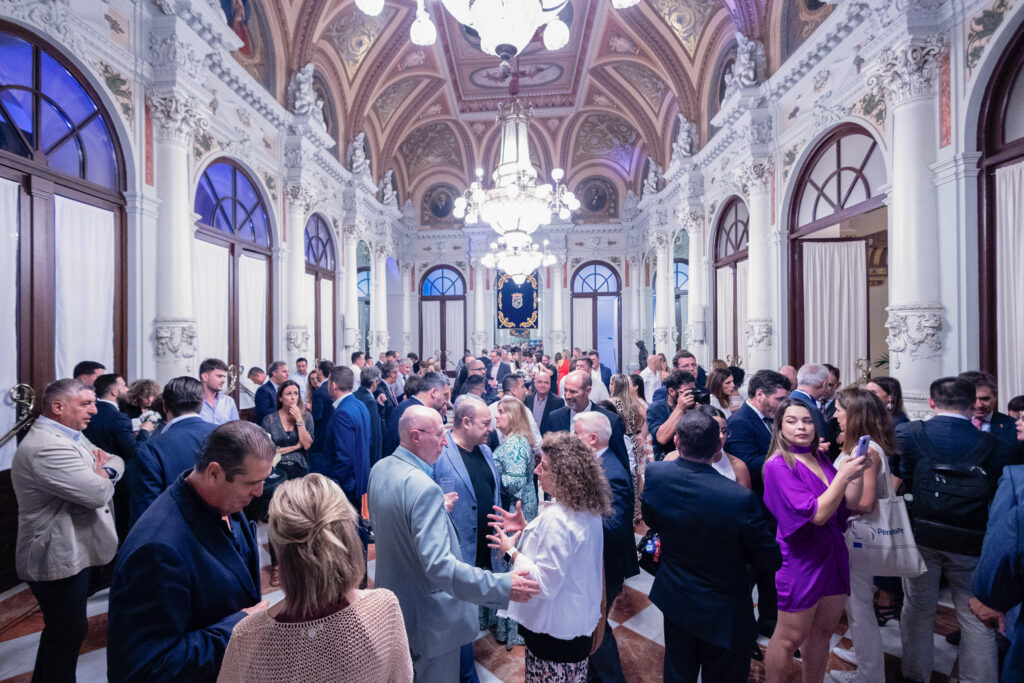 Foto de inauguración congreso en el salón de espejos del ayuntamiento de Málaga