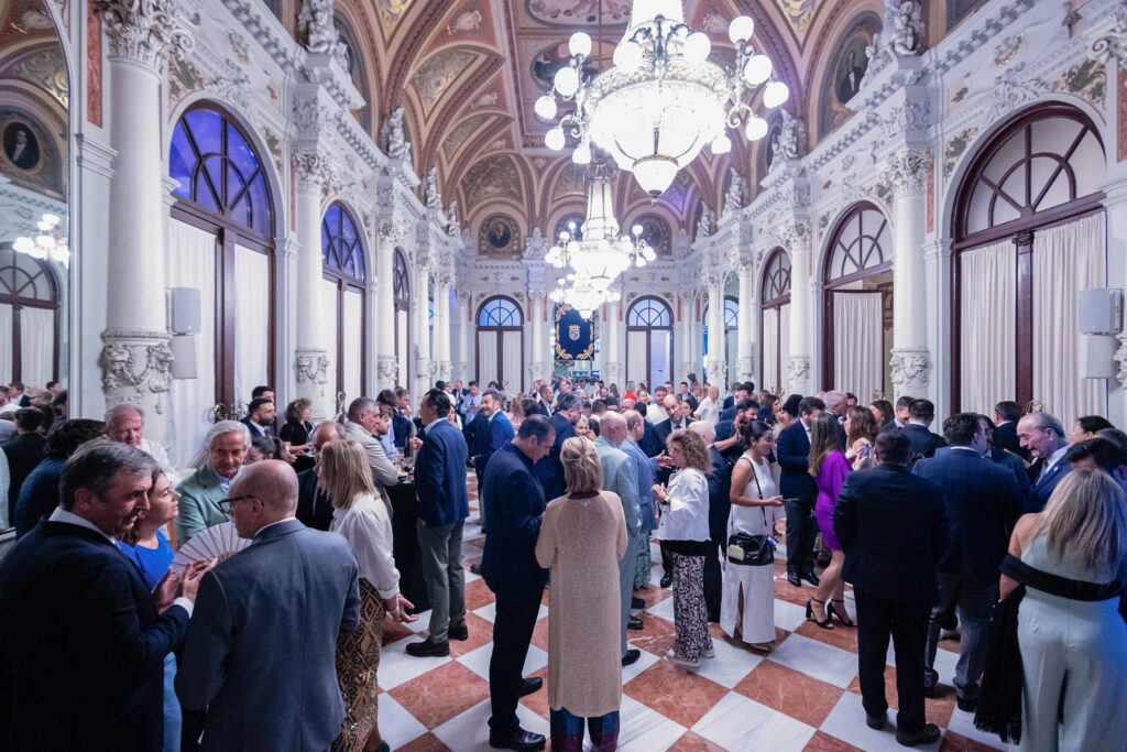 Foto de inauguración congreso en el salón de espejos del ayuntamiento de Málaga