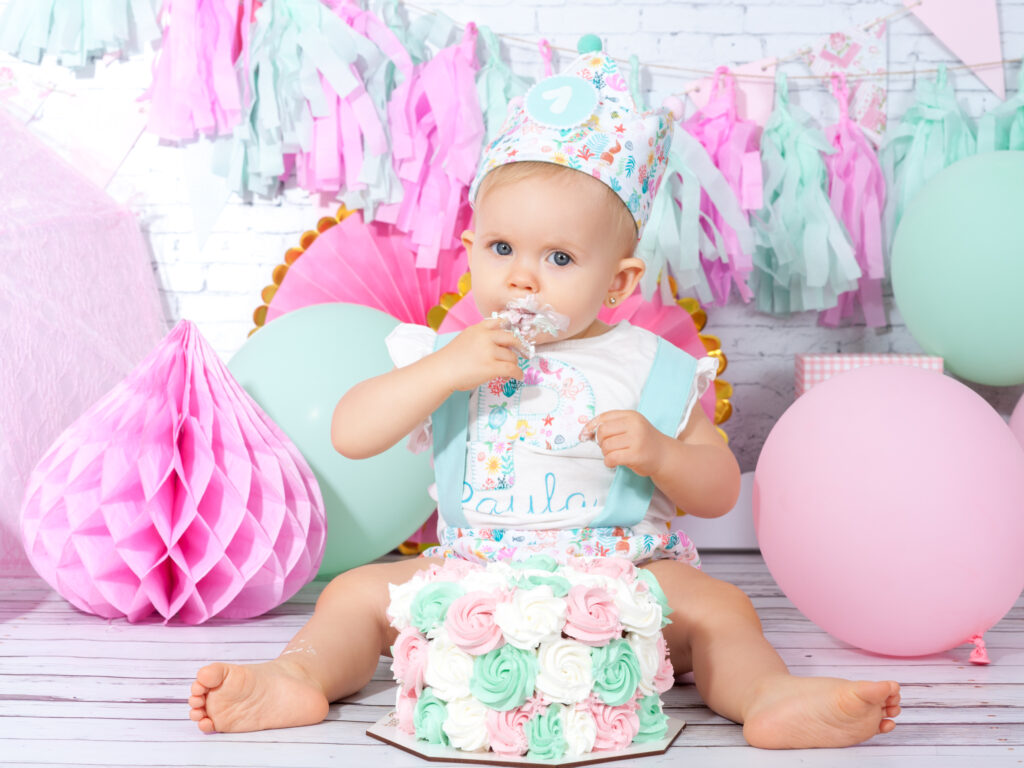 Sesion de fotos con tarta de primer cumpleaños