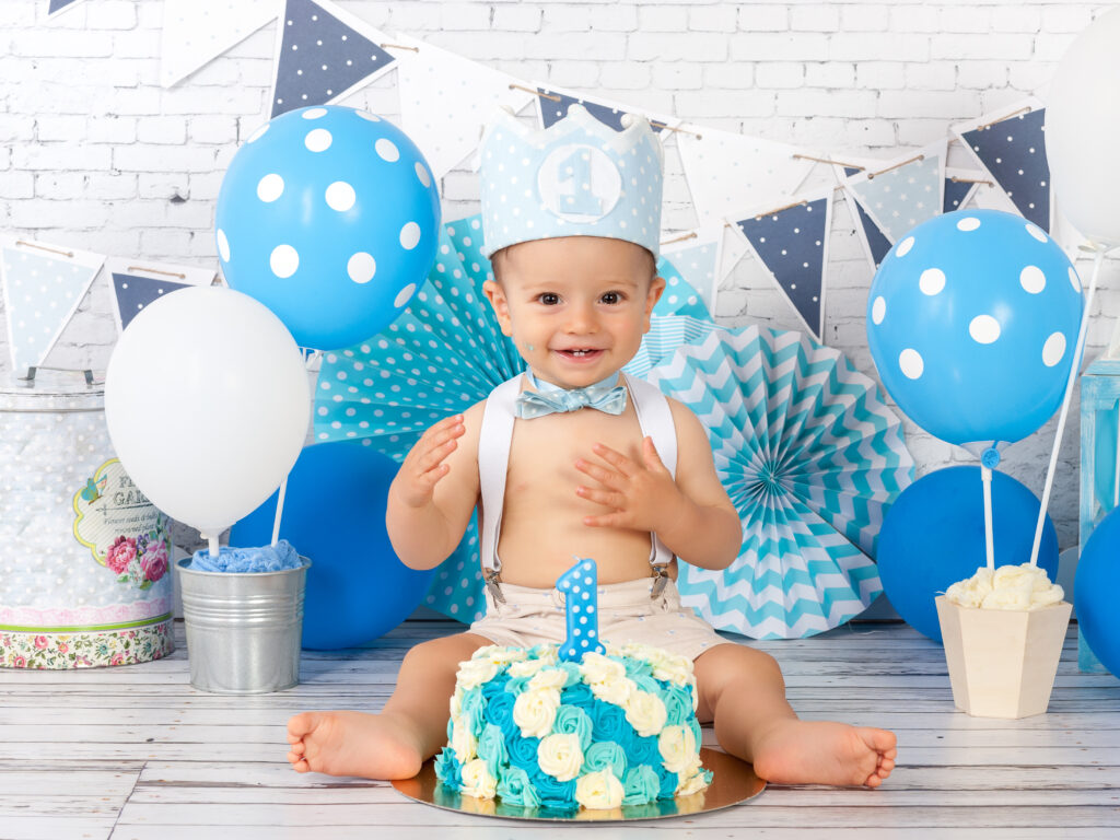 Sesion de fotos con tarta de primer cumpleaños