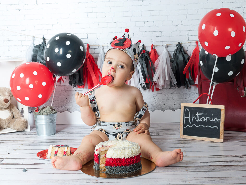 Sesion de fotos con tarta de primer cumpleaños