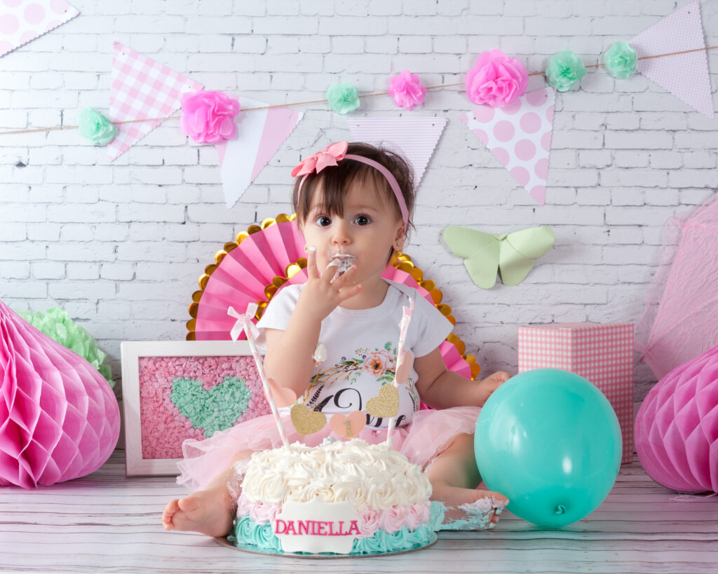 Sesion de fotos con tarta de primer cumpleaños